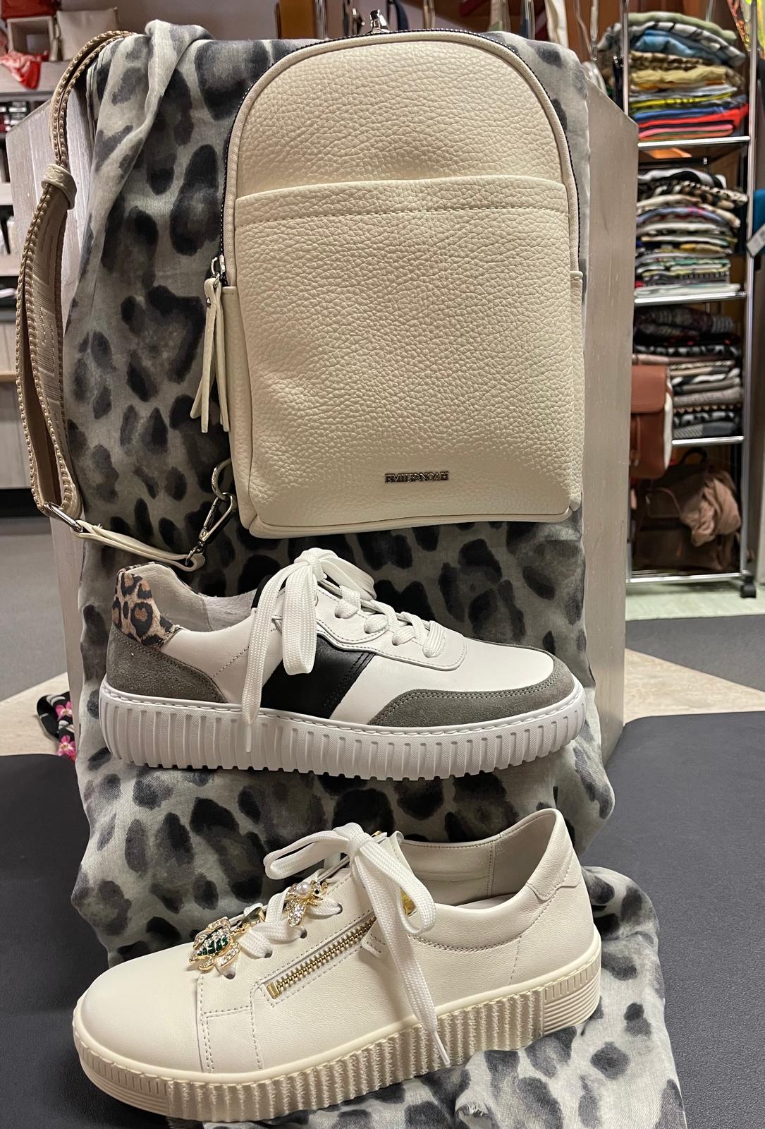 Damenschuhe bei Schuhhaus Öfner in Zirl - Bild 9